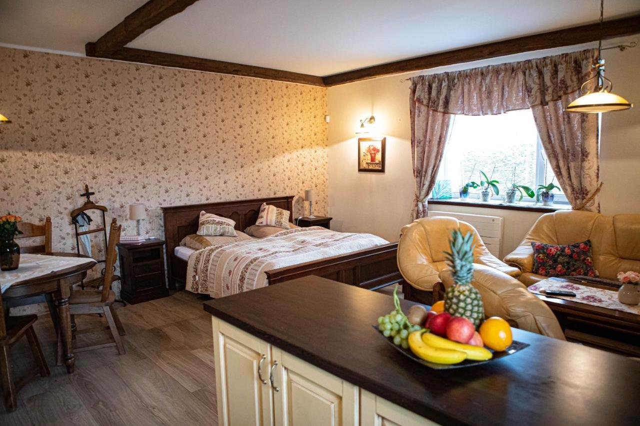 Kalvin Restaurant & Pension Rastislavice Экстерьер фото