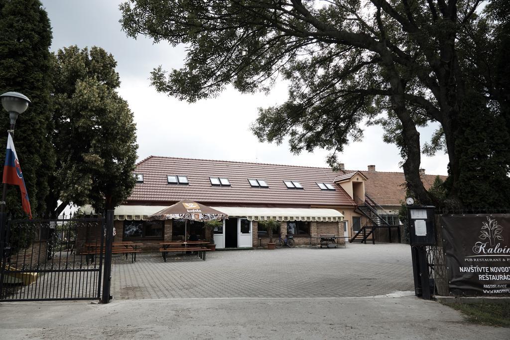 Kalvin Restaurant & Pension Rastislavice Экстерьер фото