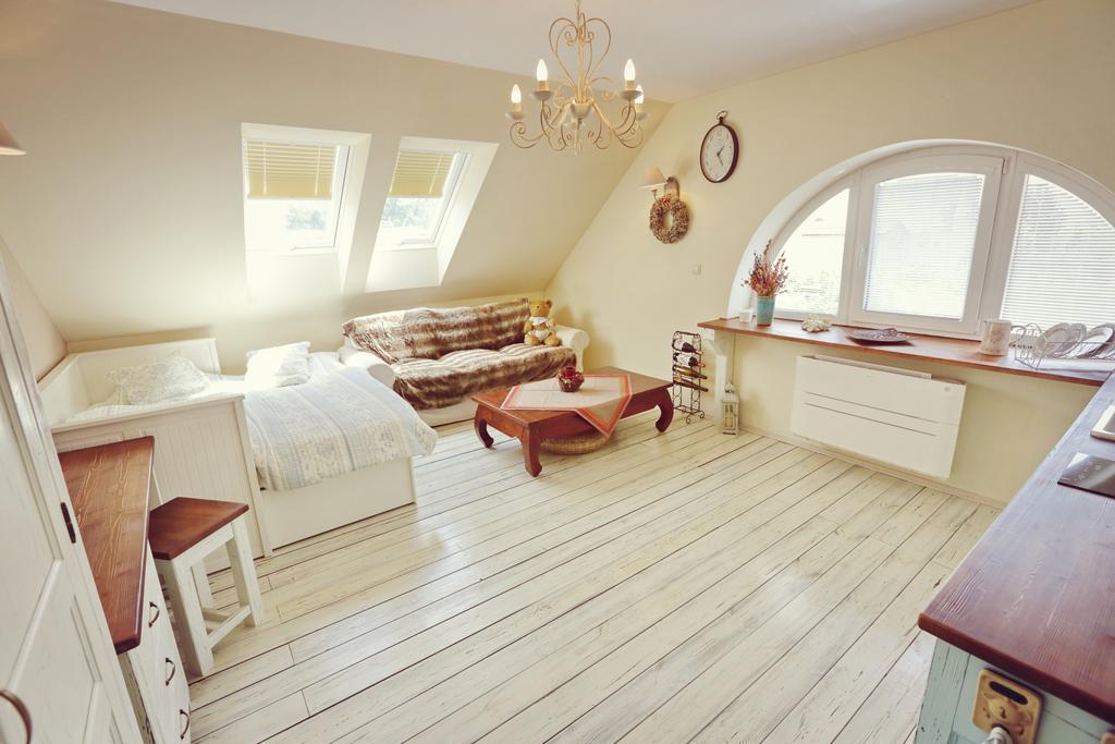 Kalvin Restaurant & Pension Rastislavice Экстерьер фото